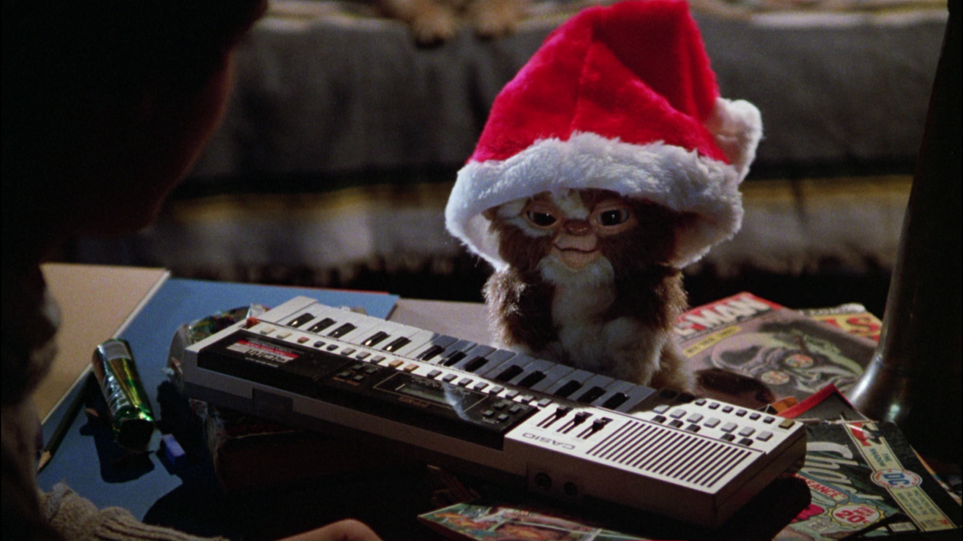 gremlins movie gizmo mogwai santa hat | The Wolfman Cometh