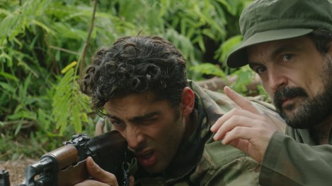 camino-movie-2015-nacho-vigalondo-gun