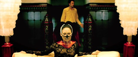 the-cell-movie-jennifer-lopez-mask-vince-vaughn