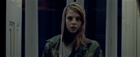 dont-knock-twice-movie-2017-lucy-boynton